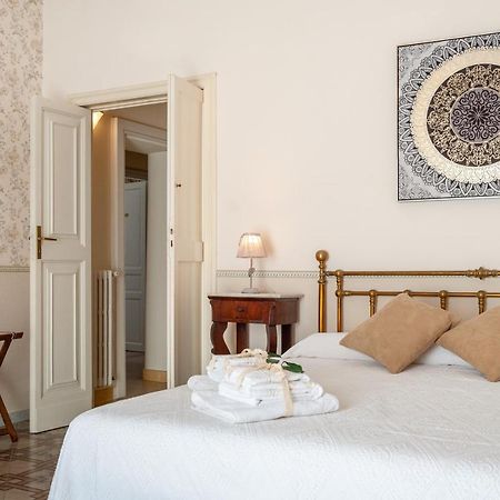 B&B Risveglio Col Rosone เลชเช ภายนอก รูปภาพ