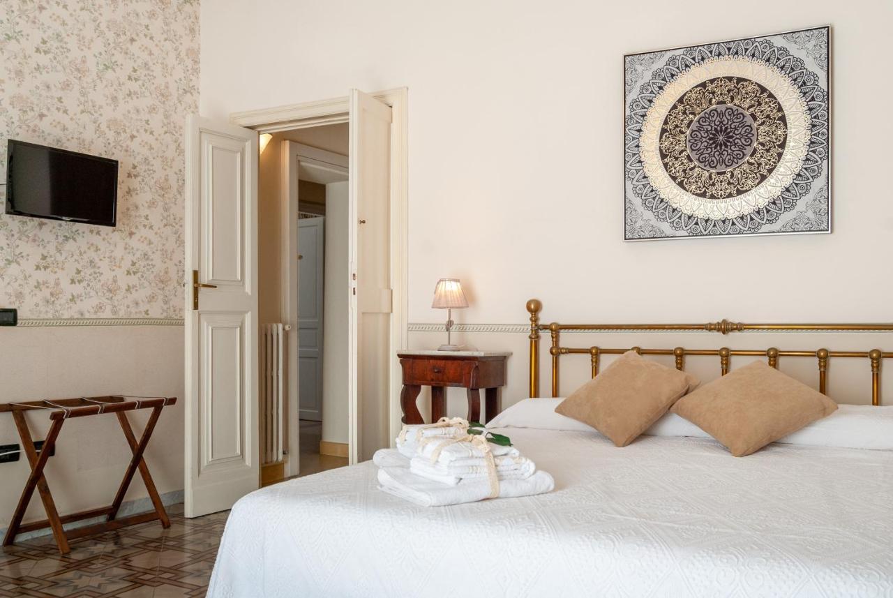 B&B Risveglio Col Rosone เลชเช ภายนอก รูปภาพ