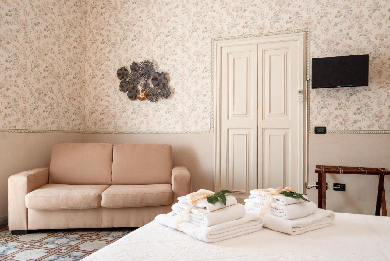 B&B Risveglio Col Rosone เลชเช ภายนอก รูปภาพ