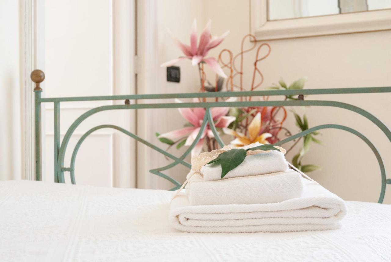 B&B Risveglio Col Rosone เลชเช ภายนอก รูปภาพ