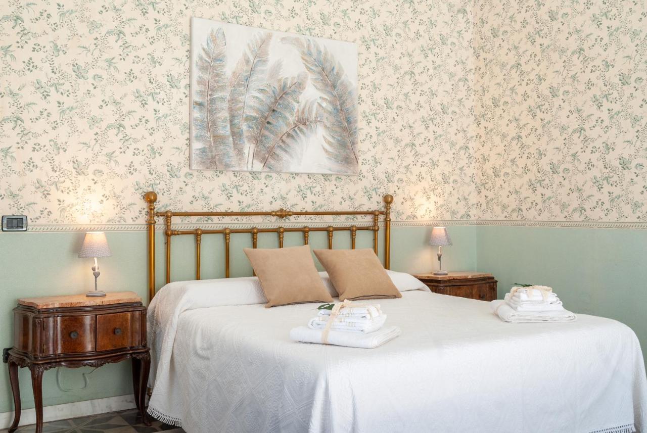 B&B Risveglio Col Rosone เลชเช ภายนอก รูปภาพ