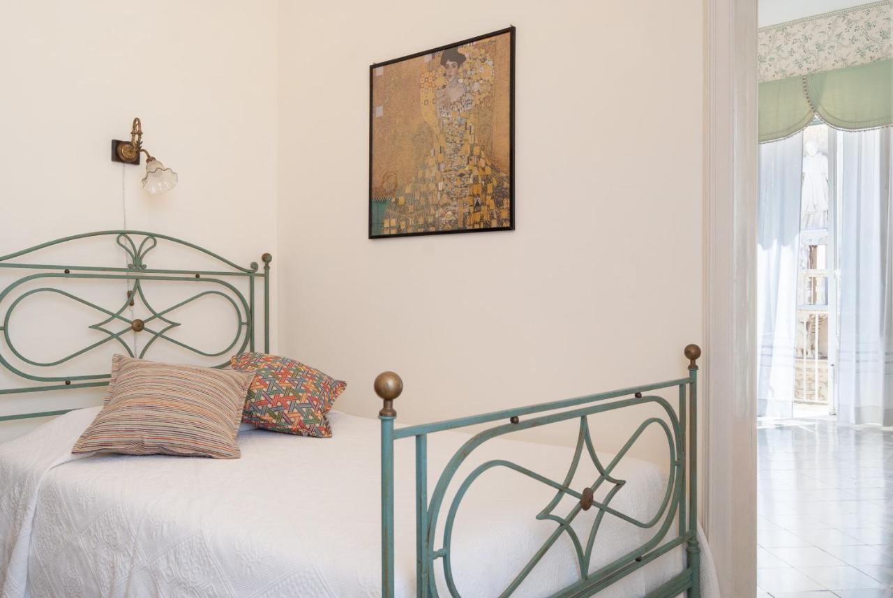B&B Risveglio Col Rosone เลชเช ภายนอก รูปภาพ